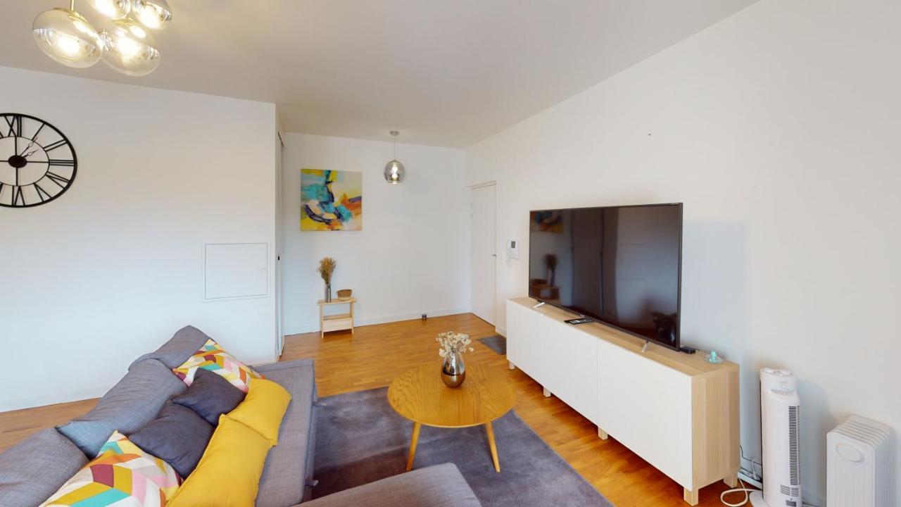 Live Like A Local Stylish 2Br With Balcony & Parking Leilighet Saint-Denis  Eksteriør bilde